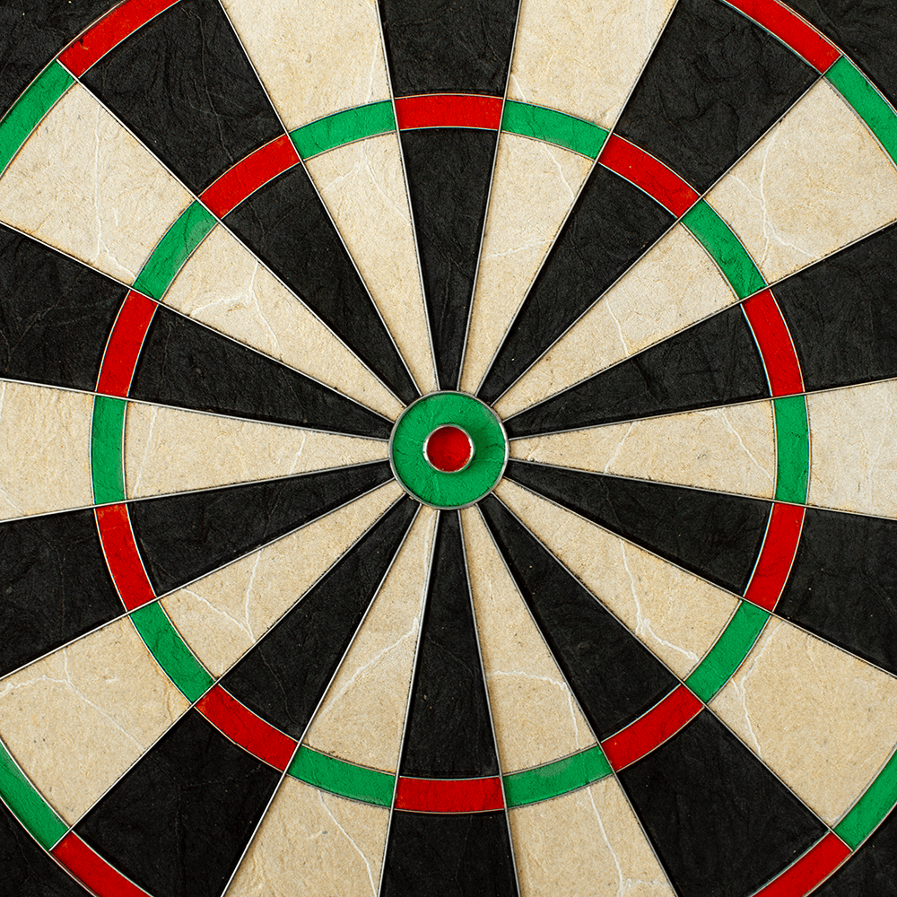 79453_Unicorn_Eclipse_Pro_2_Dartboard_3 Unicorn Eclipse Pro 2 Dartboard ist rund und klar erkennbar. Die Felder und Zahlen sind schwarz und weiß.