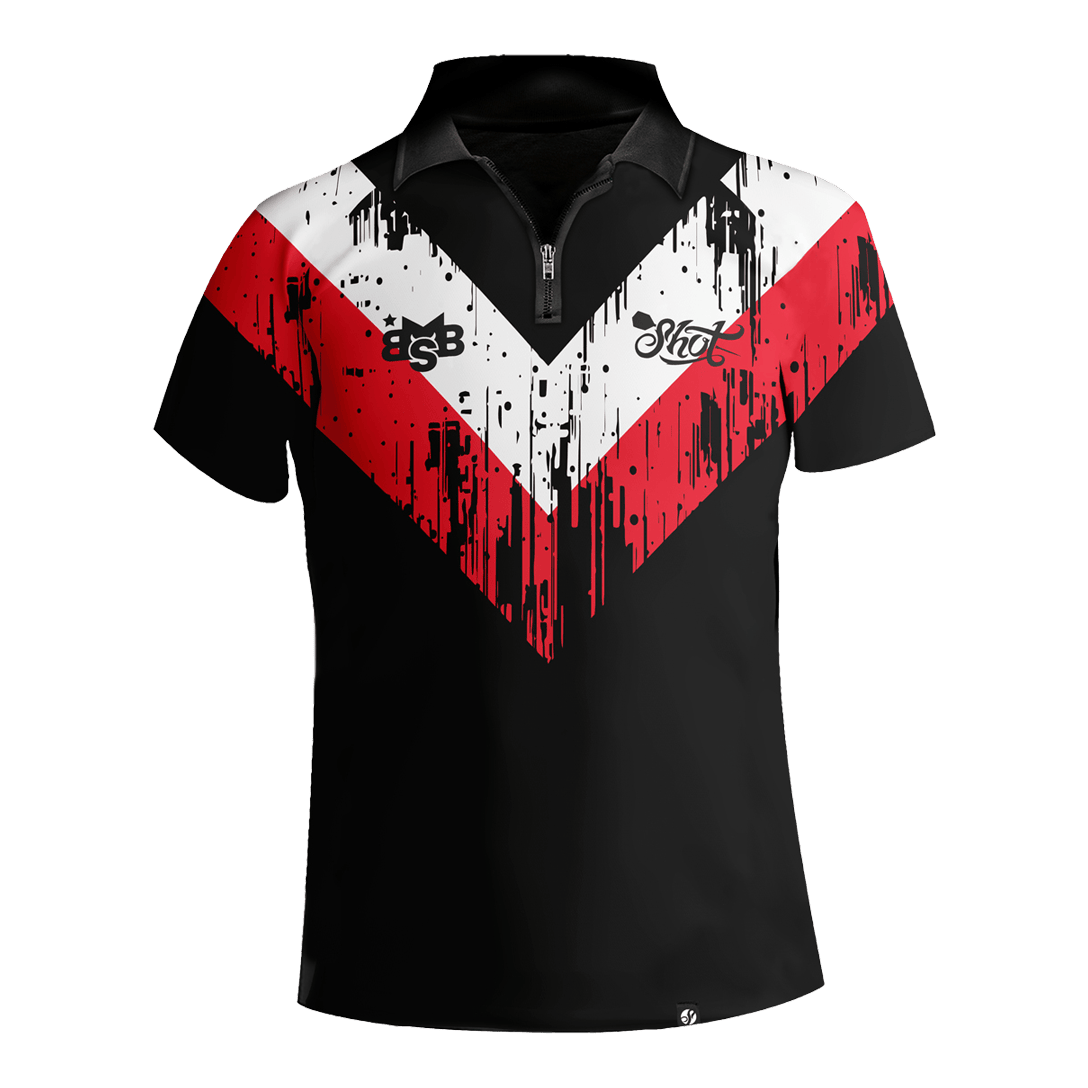 Shot Michael Smith White Stripe dartshirt Dieses Bild zeigt das "Shot Michael Smith White Stripe Dartshirt". Das Shirt ist schwarz mit auffälligen roten und weißen Streifen im V-Design und hat einen kurzen Reißverschluss am Kragen.