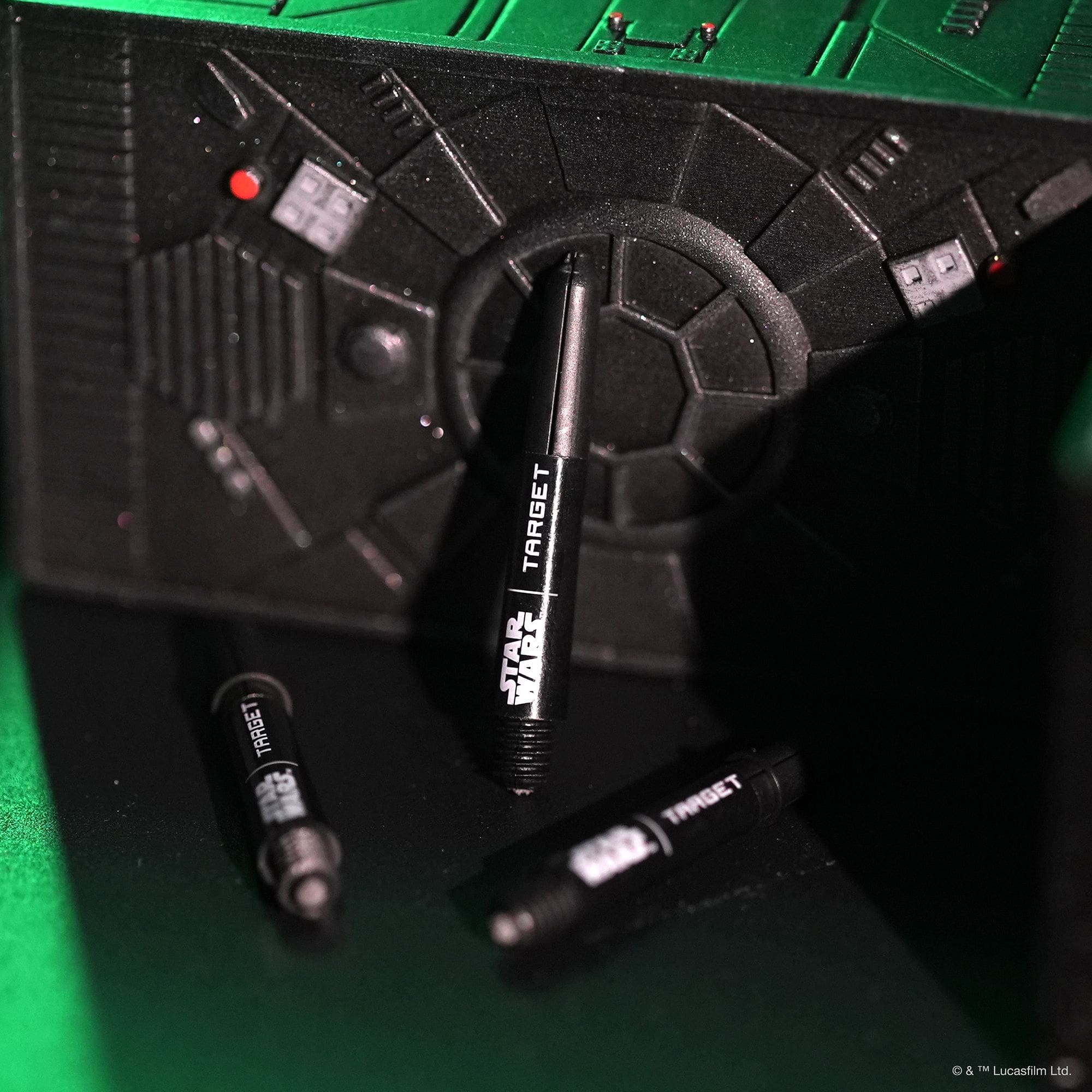 Target Star Wars ProGrip Shafts - Zwart Abgebildet sind die schwarzen Target Star Wars ProGrip Shafts. Die Dartschäfte verbinden Star Wars Design mit hoher Qualität.