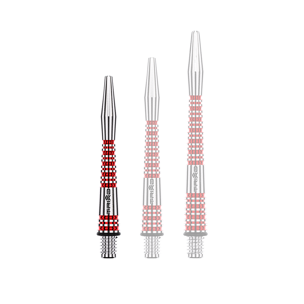 Winmau Triad RX Aluminium Shafts - Rot Das Bild zeigt drei verschieden lange, rot-silberne Aluminium-Dartschäfte. Sie haben ein geriffeltes Design und sind für den Gebrauch mit Dartpfeilen bestimmt.
