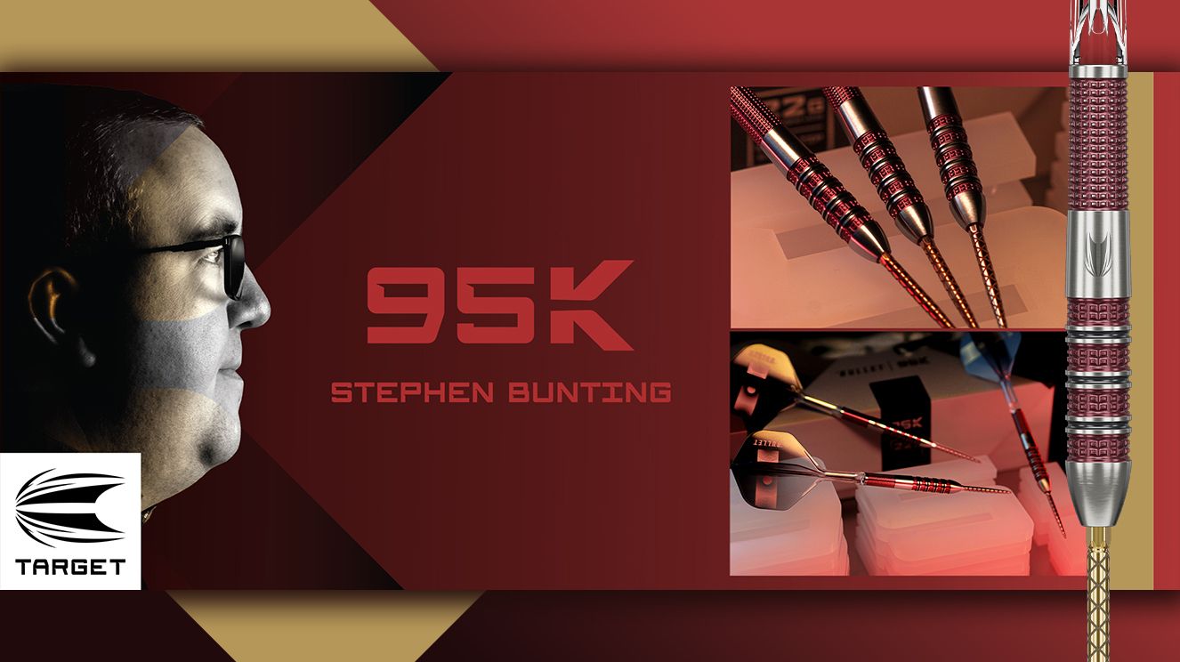 Das Bild zeigt eine Werbegrafik für die "95K Stephen Bunting" Darts von Target. Auf der linken Seite ist ein Porträt eines Mannes im Profil zu sehen, während rechts verschiedene Ansichten der Darts abgebildet sind.