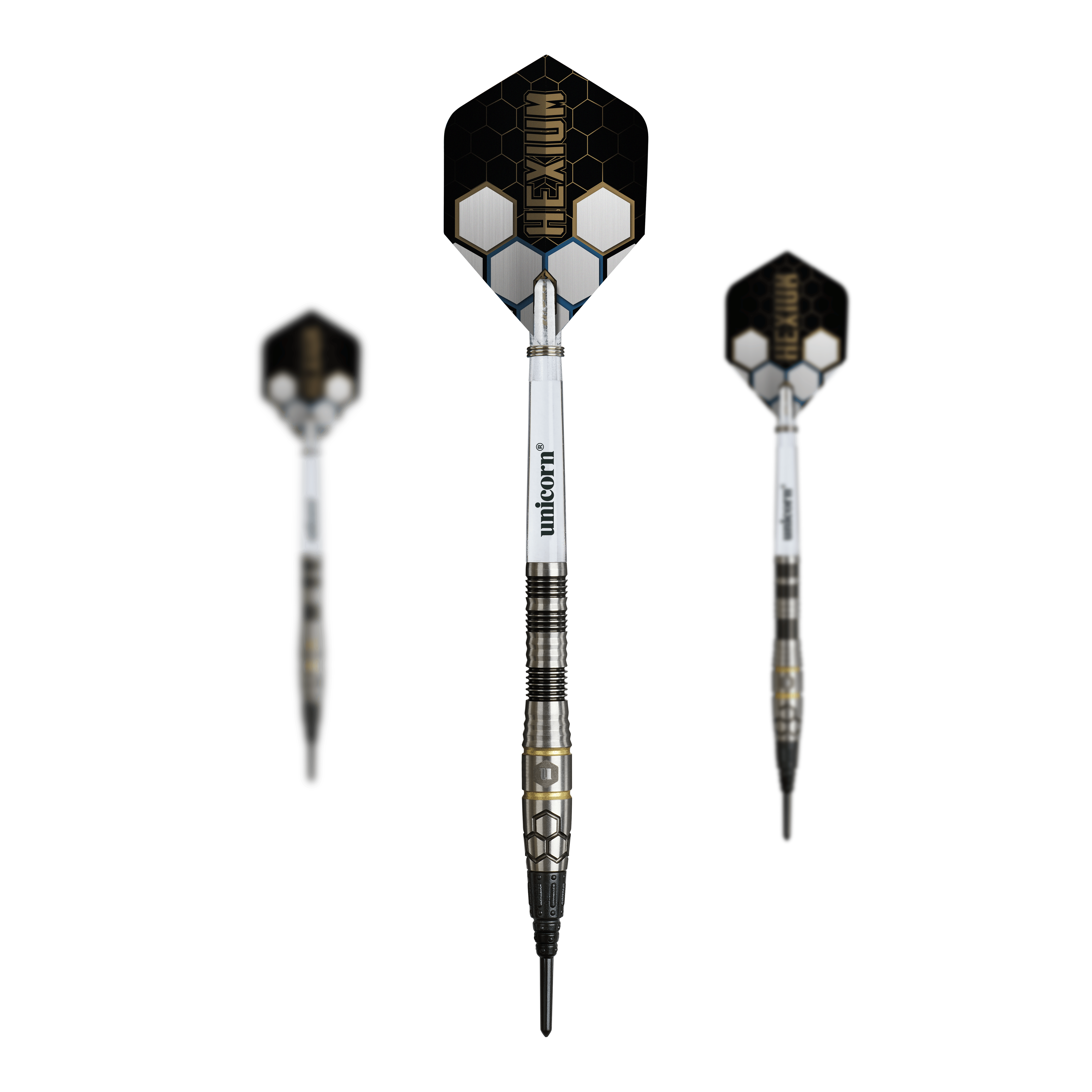 Unicorn Hexium Style 01 Zwart & Goud Soft Darts - 22g Dieses Set zeigt die Unicorn Hexium Style 01 Black & Gold Softdarts - 22g als Set. Perfekt für Spieler, die ein passendes, abgestimmtes Dart-Set suchen.