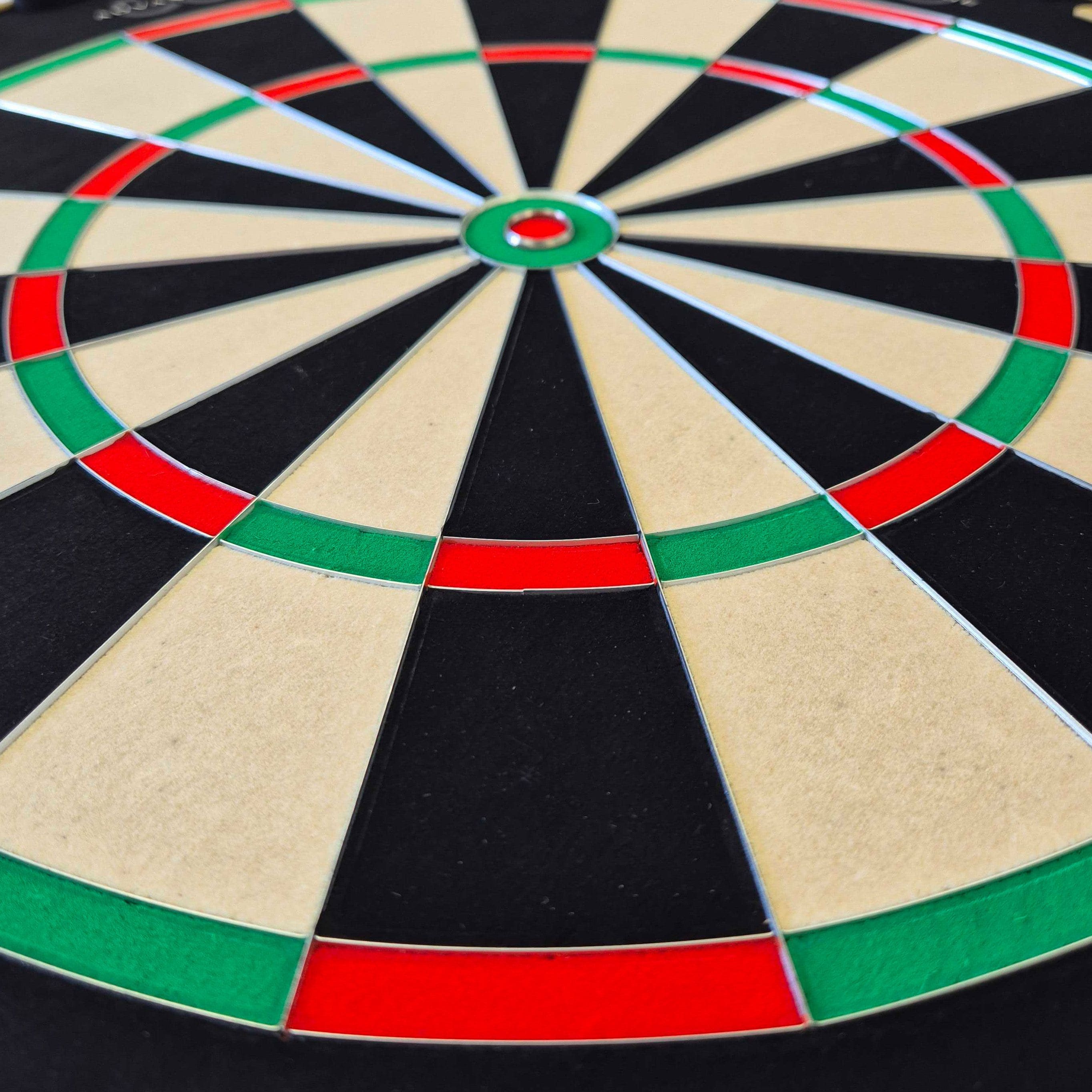 Bulls NL Advantage 8 stalen dartbord Abgebildet ist das Bulls NL Advantage 8 Steeldartboard. Das Dartboard bietet professionelle Qualität für das Dartspiel.