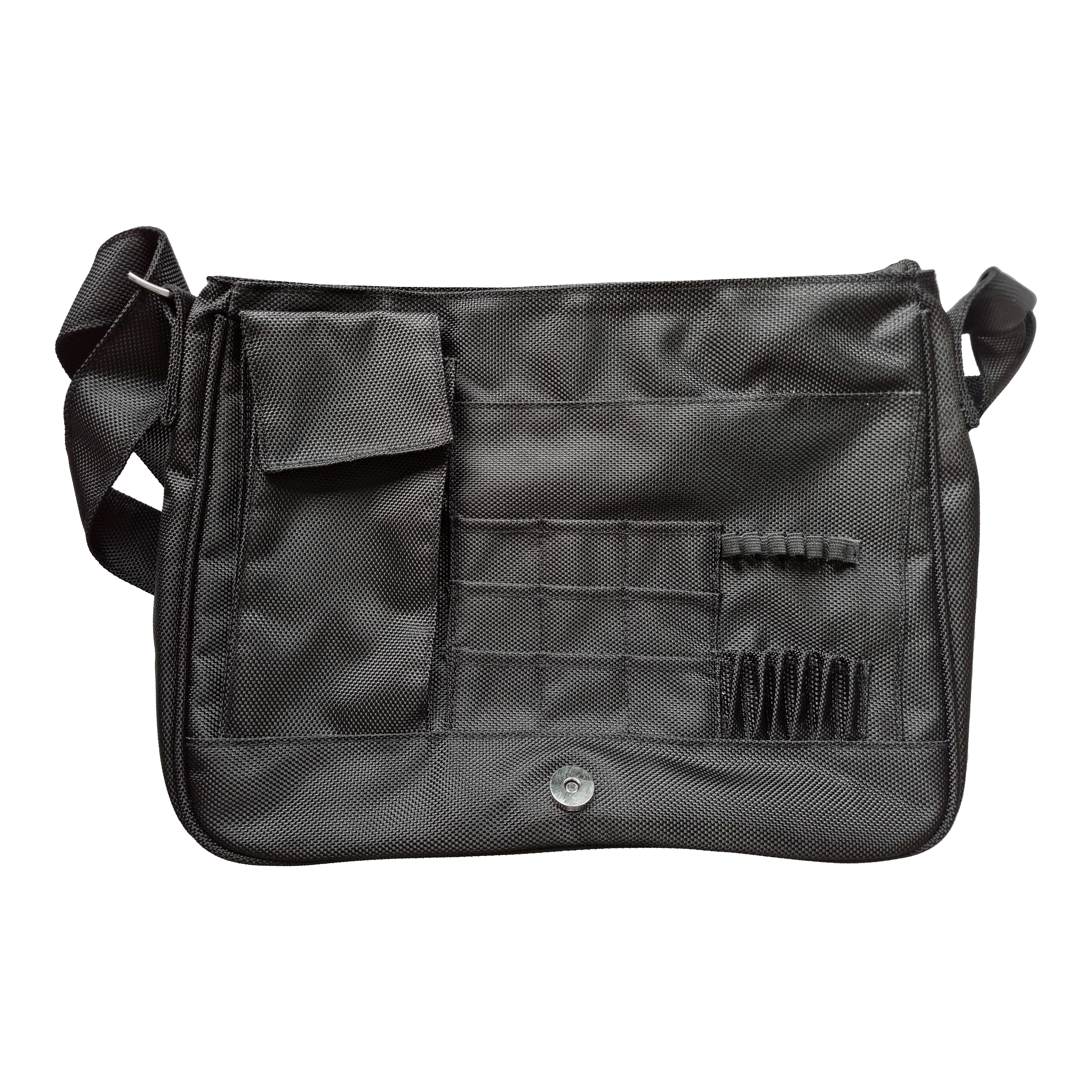 DataDart Team Darttas - Zwart Die Abbildung zeigt die DataDart Team Darttasche in Schwarz. Die Tasche verfügt über mehrere Fächer und Halterungen zur Aufbewahrung von Dartzubehör.