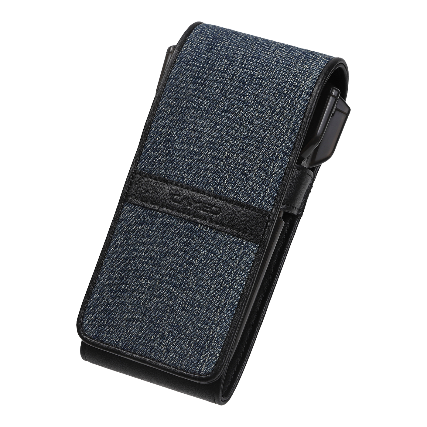 Cameo Thread Dart-hoesje Das Bild zeigt ein Etui mit einem Bezug aus blauem Jeansstoff und schwarzen Lederakzenten. Es ist rechteckig und hat die Aufschrift "Cameo" auf dem schwarzen Lederstreifen.