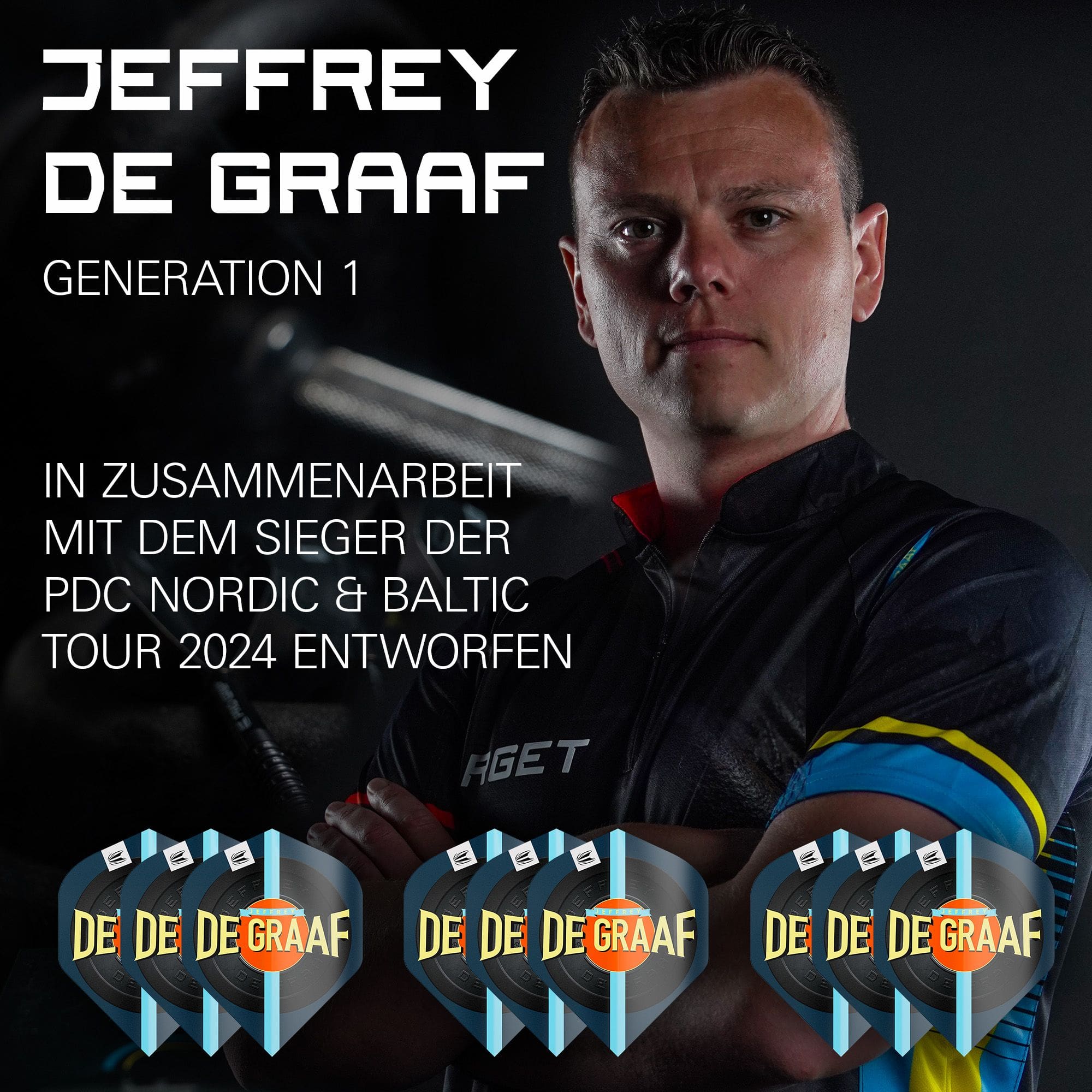 Target Pro Ultra Jeffrey De Graaf GEN1 No2 Standaardvluchten - 3 sets Das Bild zeigt Jeffrey de Graaf neben dem Produkt "Target Pro Ultra Jeffrey De Graaf GEN1 No2 Standard Flights - 3 Sets". Unten im Bild sind die drei Sätze der Flights mit dem Aufdruck "DE GRAAF" zu sehen.
