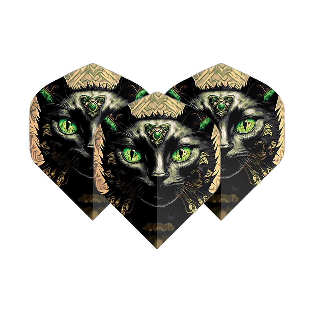 Pentathlon Vluchten Cat Das Bild zeigt drei Dart-Flights mit einem kunstvollen Katzengesicht und leuchtend grünen Augen. Die Flights heißen "Pentathlon Katze No2 Standard Flights".