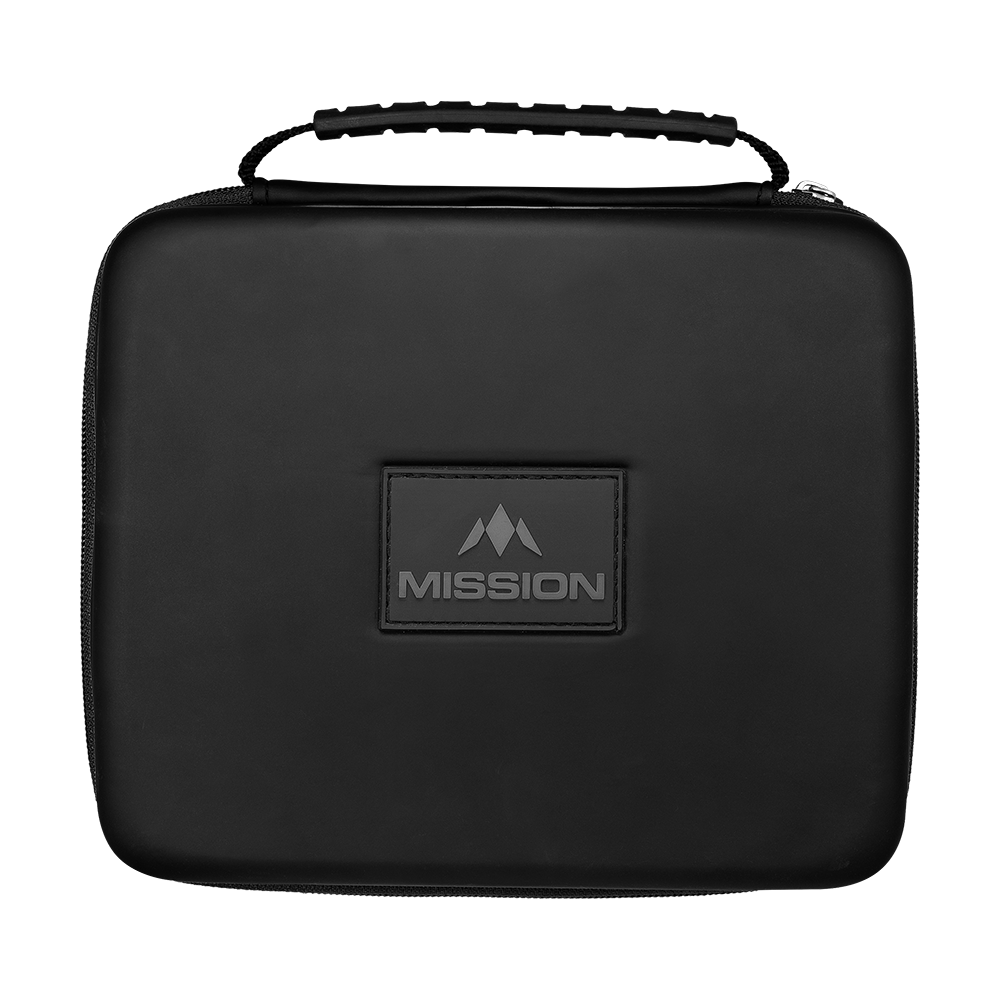 Mission Luxor Dart-portemonnee Das Bild zeigt ein schwarzes Dart-Wallet, geöffnet, mit Fächern für Zubehör. Dieses Modell ist als Mission Luxor bekannt.
