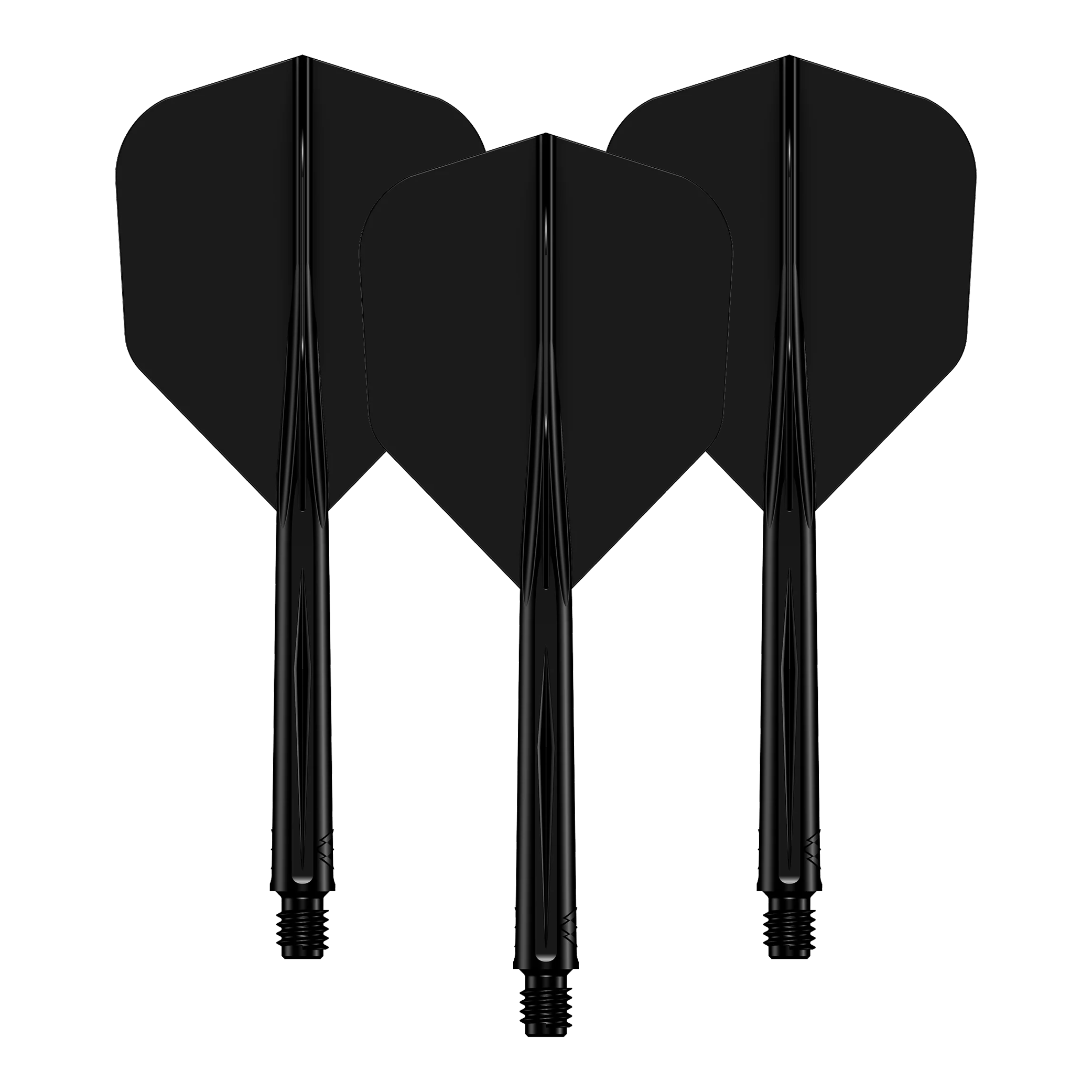 Auf dem Bild sind drei schwarze Dartflights mit passenden Shafts zu sehen. Sie stehen nebeneinander und sind identisch gestaltet.