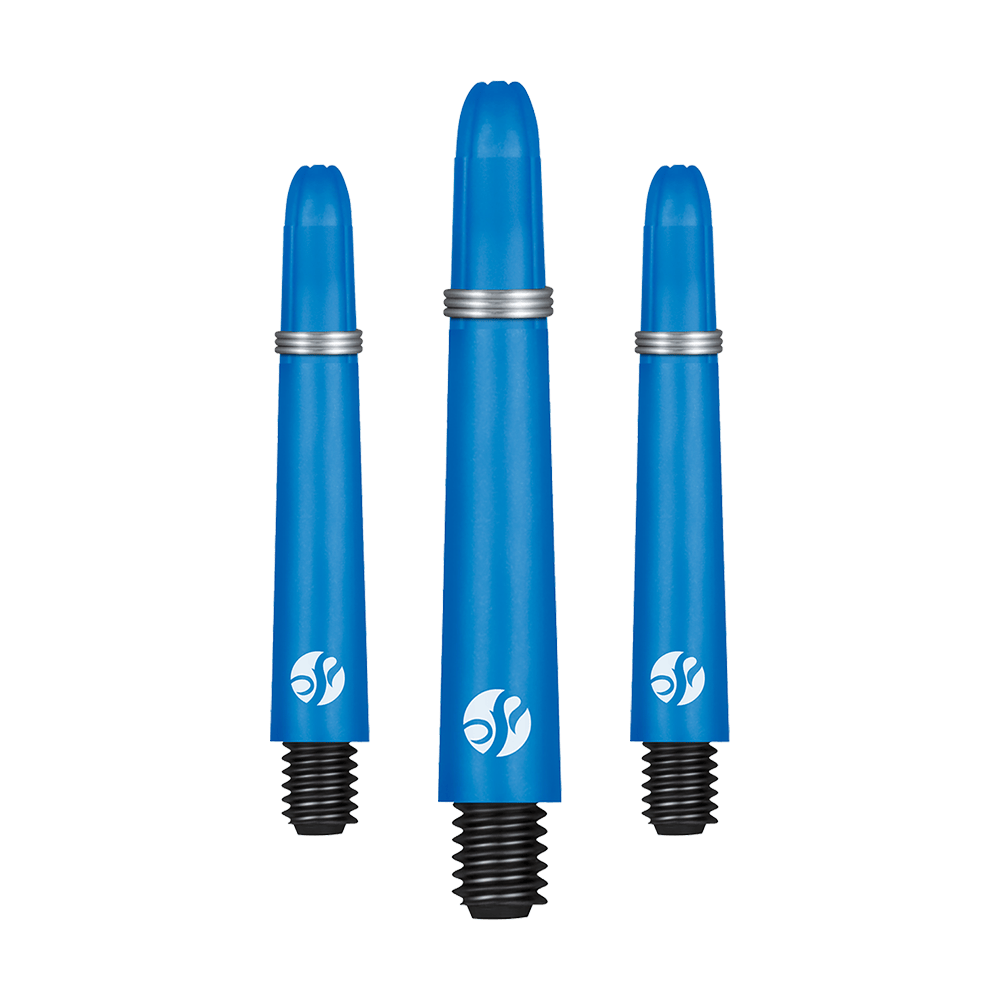 Shot Koi Carbon Shafts - Blauw Auf dem Bild sind drei blaue Dartschäfte in unterschiedlicher Länge zu sehen. Sie bestehen aus Carbon und haben schwarze Gewinde sowie silberne Ringe.