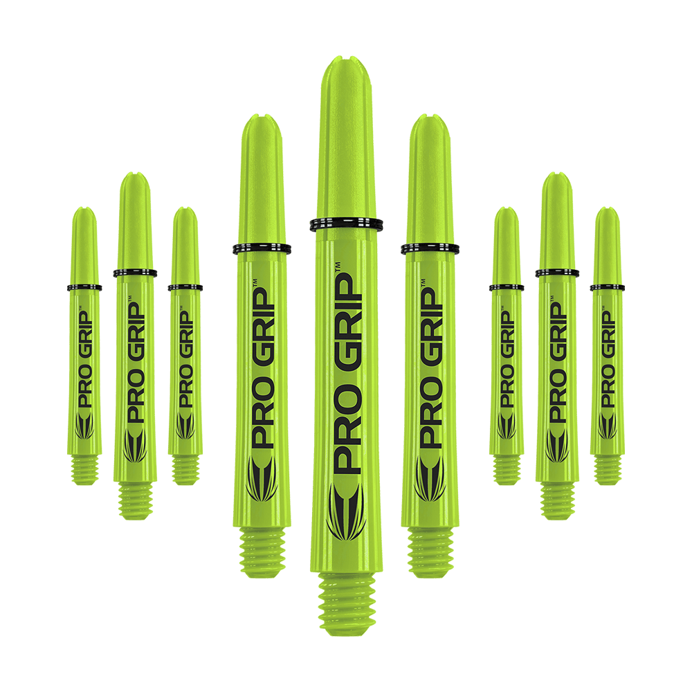 Target Pro Grip Shafts - 3 sets - Limoengroen Auf dem Bild sind neun limegrüne Dart-Schäfte mit der Aufschrift "PRO GRIP" zu sehen. Sie stehen aufrecht und sind gleichmäßig angeordnet.