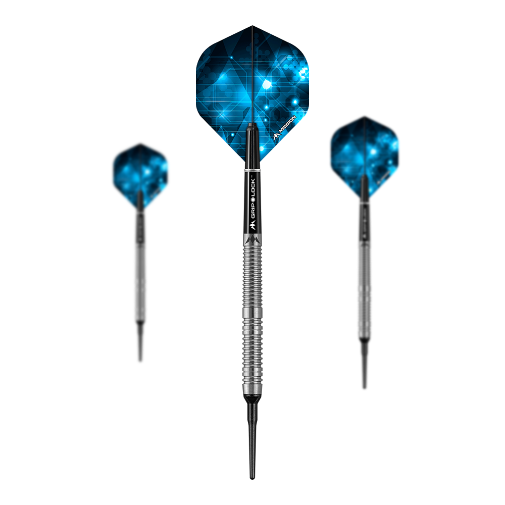 Mission Octane Model 1 Zachte Darts - 20g Das Bild zeigt drei Softdarts des Modells "Mission Octane Model 1" mit einem Gewicht von 20g. Die Flights haben ein blaues, grafisches Muster und die Schäfte sind silberfarben.