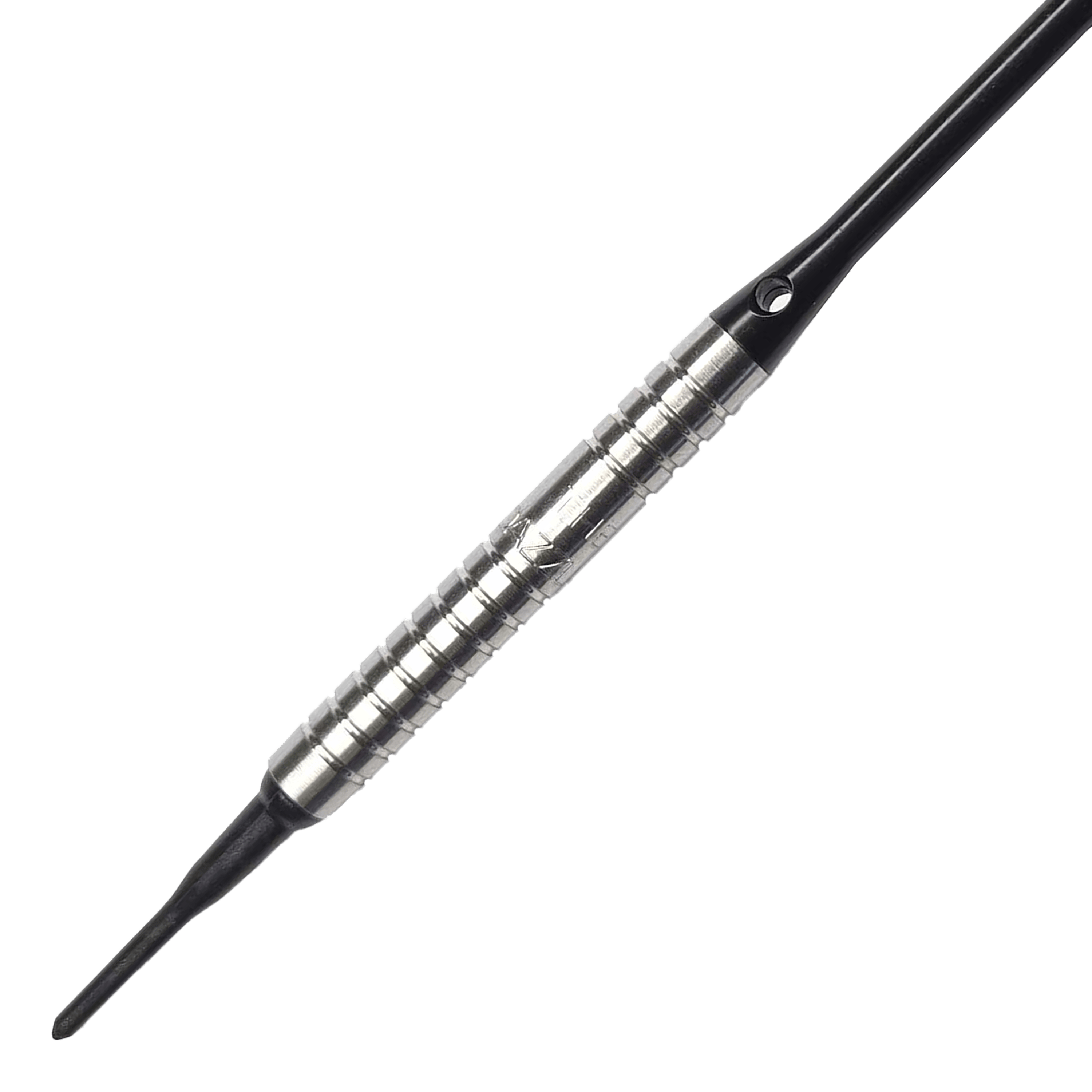 McDart 85 Wolfraam V15 Softdarts - 16,5 g Das Bild zeigt einen McDart 85er Tungsten V15 Softdart mit einem Gewicht von 16,5g. Der Dart hat eine silberne, geriffelte Barrel und schwarze Spitzen sowie Schaft.