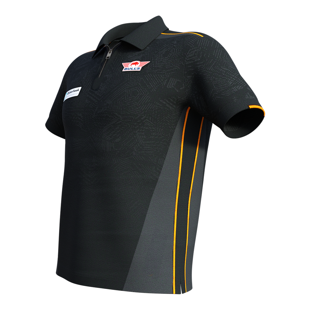 Bulls NL Dirk Van Duijvenbode wedstrijdshirt 2025 Dieses Bild zeigt das Bulls NL Dirk Van Duijvenbode Matchshirt 2025. Das Shirt ist überwiegend schwarz mit gelben Akzenten und besitzt einen kurzen Reißverschluss am Kragen.