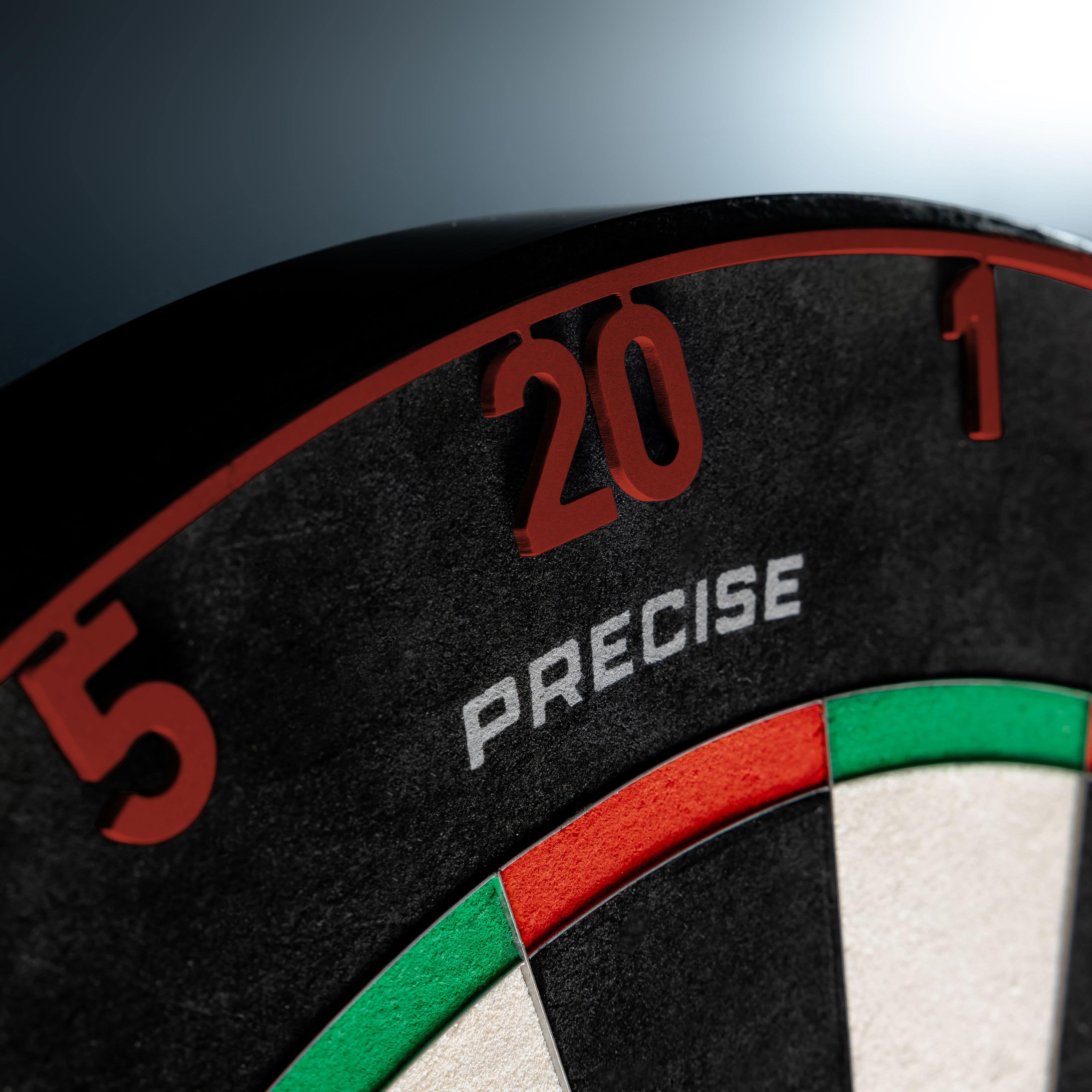 Precise 180 Endorphine Steel Dartbord met genummerde ring - Vervaagd rood Das Precise 180 Endorphine Steeldartboard mit Nummernring in Faded Red ist zu sehen. Die Abbildung präsentiert das Produkt in kräftigen Farbtönen.