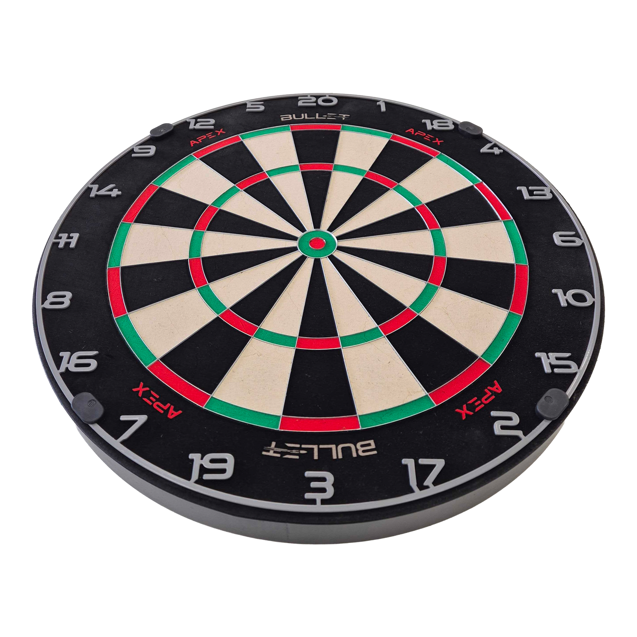 Bullet Apex stalen dartbord Bullet Apex Steeldartboard hängt an der Wand. Es ist eine Zielscheibe für Steeldarts.
