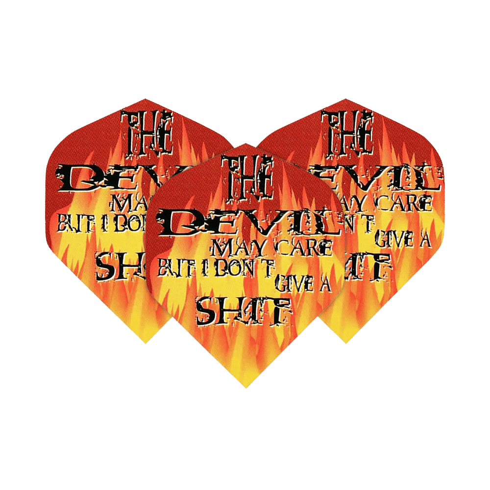 Pentathlon-vluchten The Devil May Care Das Bild zeigt drei Dartflights mit Flammenmuster und auffälligem Schriftzug. Auf den Flights steht: "The Devil may care but I don't give a shit."