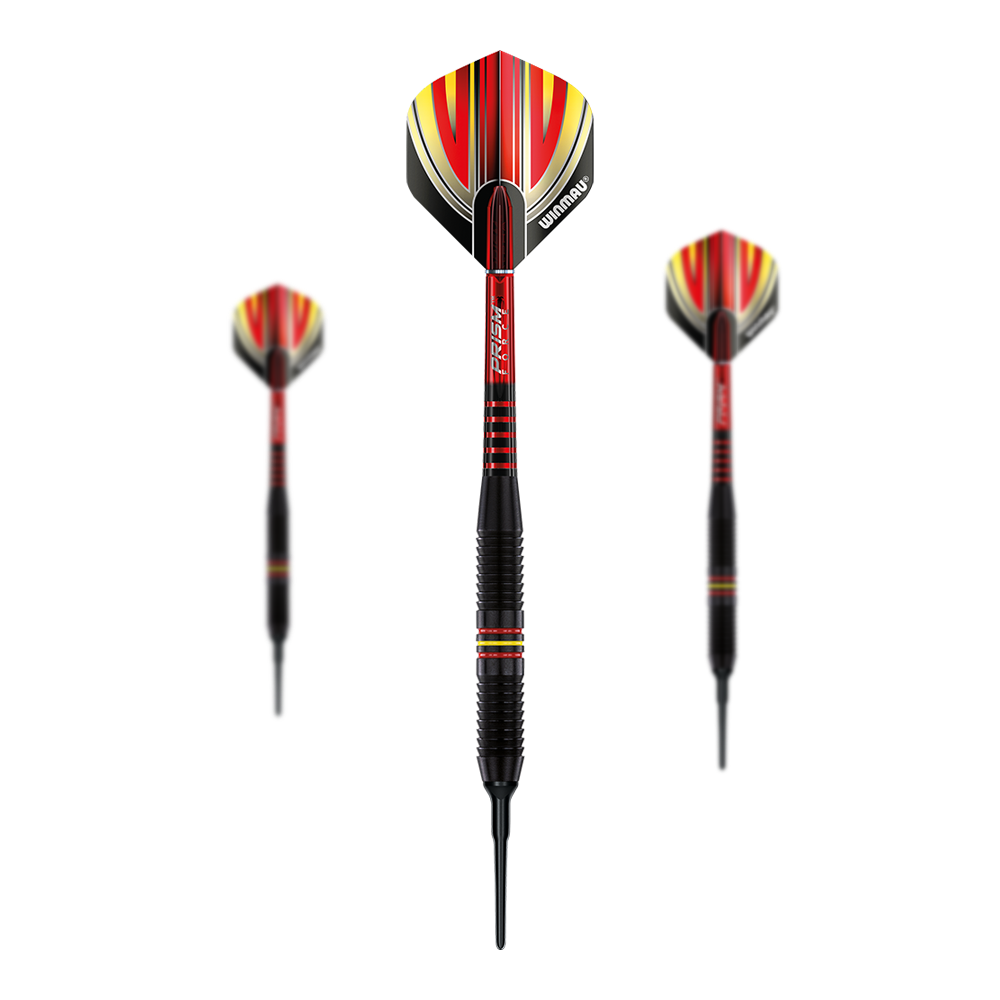 Winmau Outrage V1 Zwart gecoate messing zachte darts - 18g Das Bild zeigt drei Winmau Outrage V1 Black Coated Brass Softdarts mit einem Gewicht von 18g. Die Pfeile haben ein schwarzes Barrel und auffällige Flights in Rot, Gelb und Schwarz.