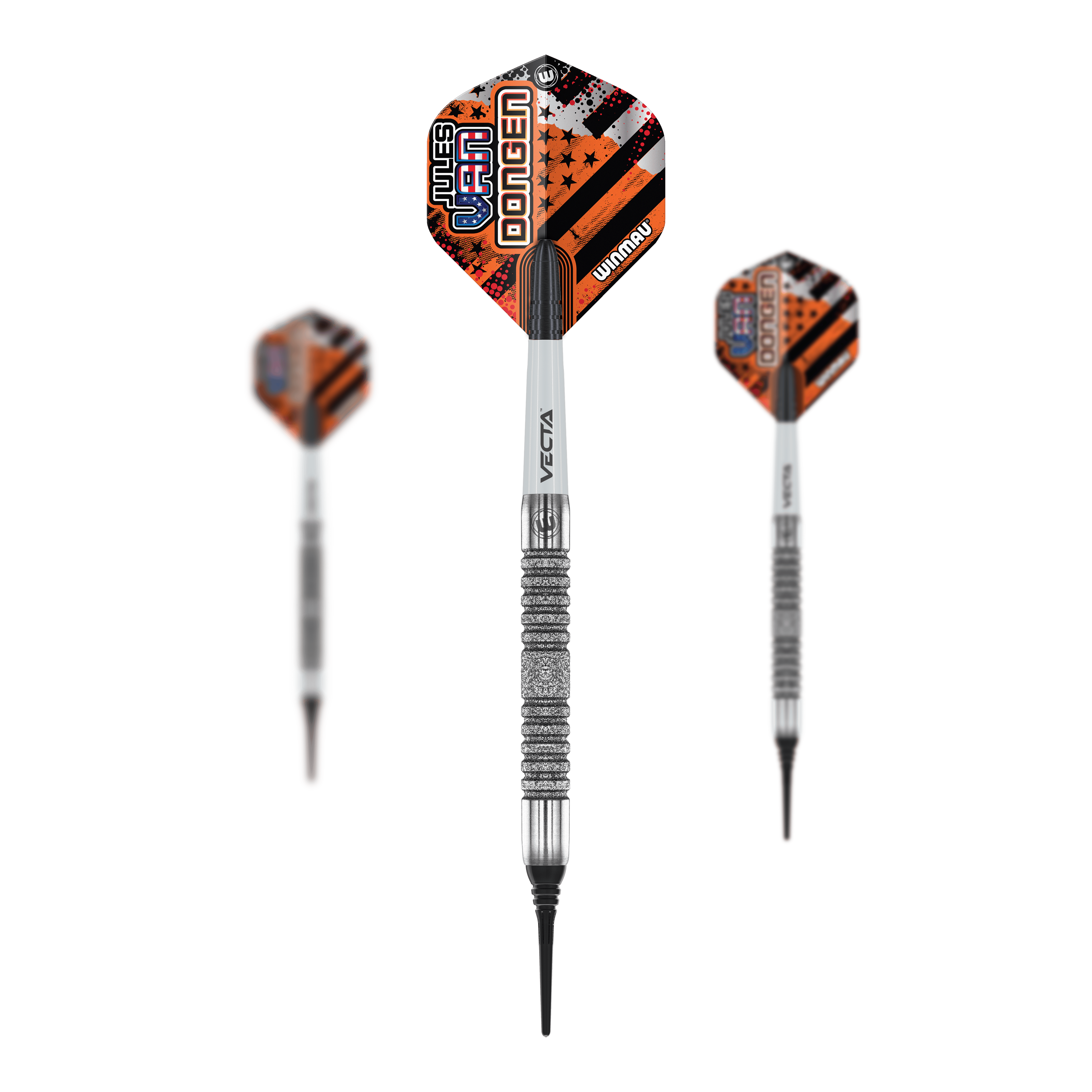 Winmau Jules Van Dongen zachte dartpijlen - 20g Das Bild zeigt drei Winmau Jules Van Dongen Softdarts mit einem Gewicht von 20g. Die Darts haben auffällige, orange-schwarze Flights und eine silberne, geriffelte Griffzone.