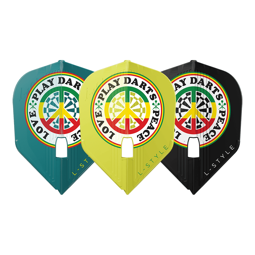 Das Bild zeigt drei Dart-Flights der Marke L-Style in verschiedenen Farben. Auf jedem Flight steht „LOVE PLAY DARTS PEACE“ um ein Peace-Zeichen mit Dartboard-Muster.