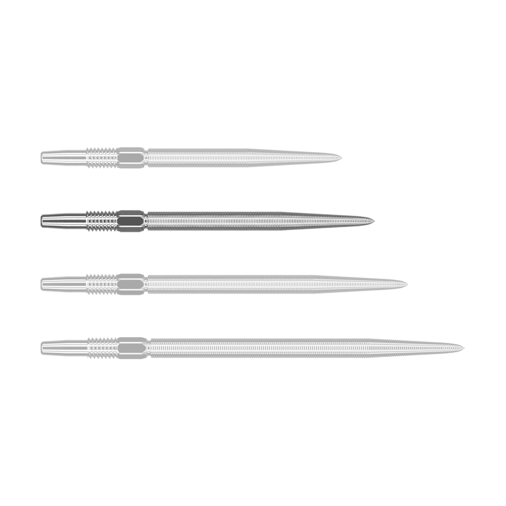 Target Swiss Point Nano Dartpunten - Zilver Auf dem Bild sind vier silberne Dartspitzen in einer Reihe nebeneinander zu sehen. Sie sind schmal, lang und haben feine Rillen entlang der Oberfläche.