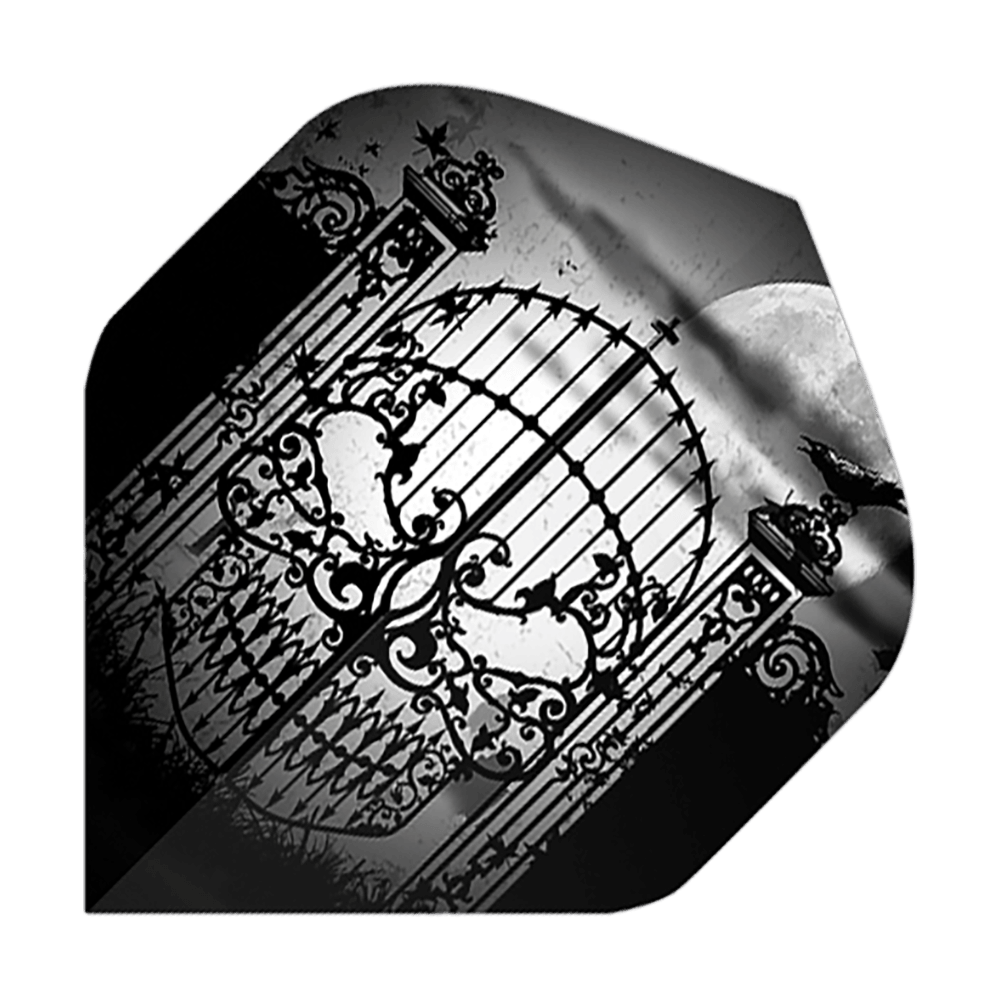 Alchemie Verlaat alle hoop Nr. 2 Standaardvluchten Das Bild zeigt ein schwarz-weißes Motiv mit einem verzierten eisernen Tor vor einem Vollmond. Eine Krähe sitzt auf einem der Torpfeiler und verstärkt die mystische Atmosphäre.