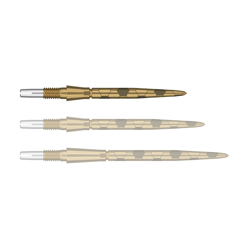 Target Swiss Storm Onyx Point Dartpunten - Goud Das Bild zeigt drei goldfarbene Dartspitzen mit sechseckigen Mustern. Sie liegen nebeneinander und sind in unterschiedlichen Perspektiven dargestellt.