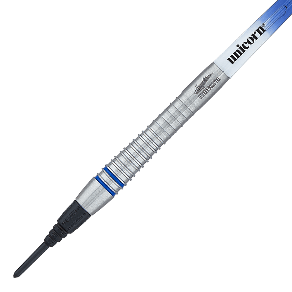 04504_Unicorn_World_Champion_Gary_Anderson_Phase_6_Softdarts_2 Das Bild zeigt einen Softdart der Marke Unicorn, Modell Phase 6 World Champion Gary Anderson. Der Dart ist silbern mit blauen Akzenten und hat ein geriffeltes Griffdesign.