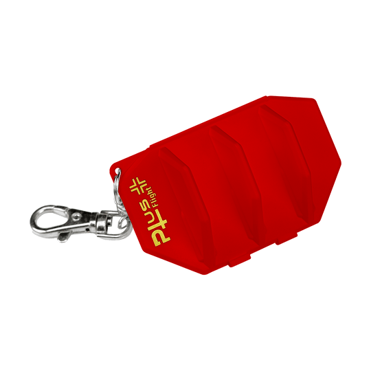 Das Bild zeigt ein rotes Robson Plus Flight Case mit einem silbernen Karabinerhaken. Auf dem Etui steht in gelber Schrift "PLUS Flight".
