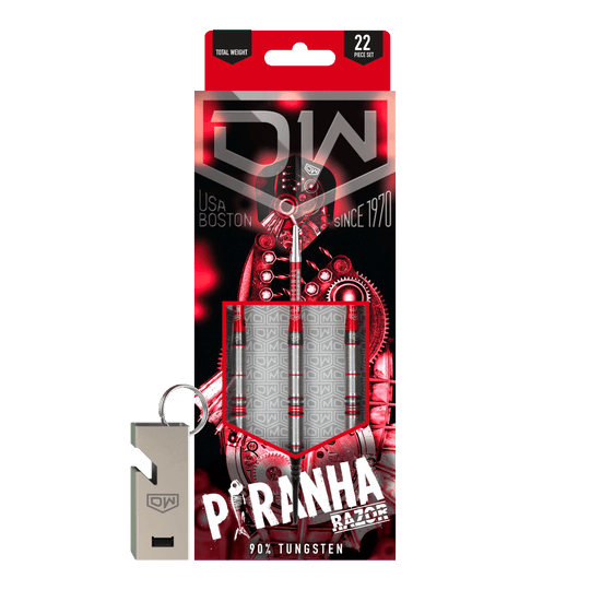 DW Piranha Razor 02 Softdarts Das Bild zeigt die Verpackung der DW Piranha Razor 02 Softdarts. Die Verpackung ist überwiegend schwarz und rot gestaltet und enthält drei Darts sowie ein Zubehörteil.