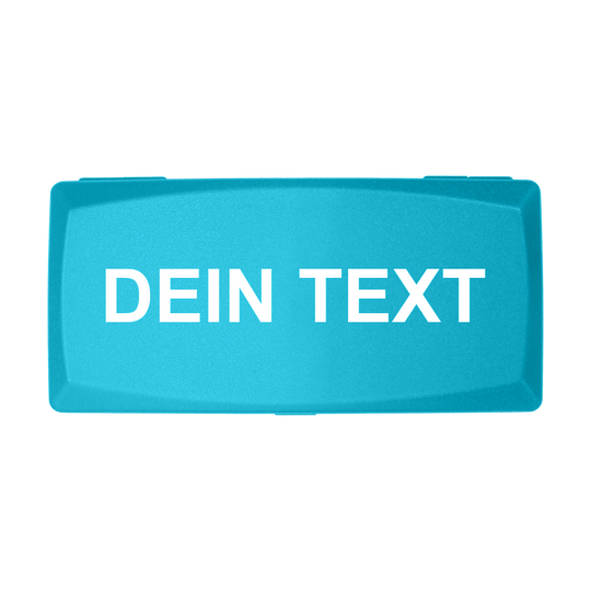 ABS-doos met eigen bedrukking Die Abbildung zeigt eine himmelblaue Box mit der Aufschrift "DEIN TEXT" in weißer Schrift. Die Box hat eine rechteckige Form und einen schlichten, modernen Look.