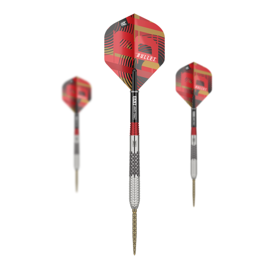 Target Stephen Bunting GEN5 Swiss Point Steel Darts Das Bild zeigt drei moderne Steeldarts mit rot-schwarzen Flights und metallischen Schäften. Der mittlere Dart ist deutlich im Fokus und trägt die Aufschrift "BULLET" auf dem Flight.