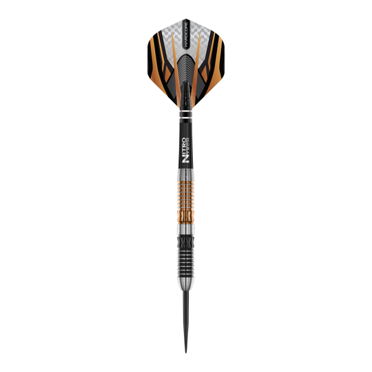 Red Dragon Panterra stalen darts Das Bild zeigt einen Red Dragon Panterra Steeldart mit auffälligem orange-schwarzem Design. Der Dart verfügt über eine strukturierte Griffzone und eine scharfe Metallspitze.