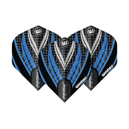 Das Bild zeigt drei Dart-Flights des Modells "Winmau Prism Delta" in Schwarz, Weiß und Blau. Die Flights haben ein modernes, gemustertes Design mit den Markenaufschriften "Winmau" und "Prism Delta".