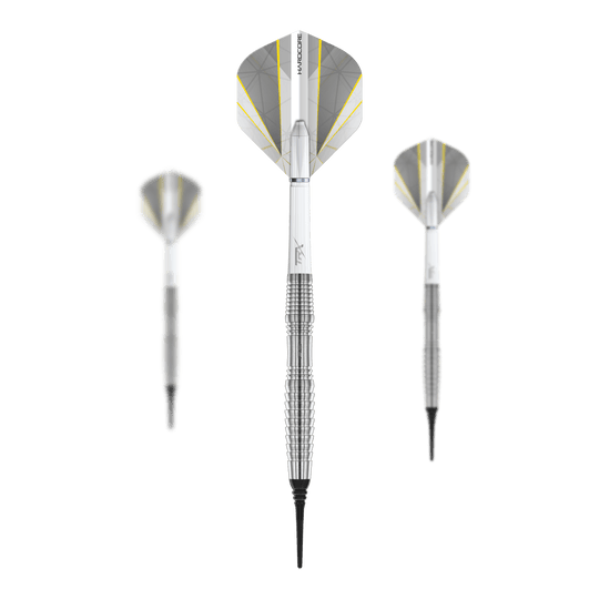 Red Dragon Seren 3 Pure Softdarts - 20g Das Bild zeigt drei Softdarts des Modells "Red Dragon Seren 3 Pure" mit einem Gewicht von 20g. Die Darts sind silberfarben mit weißen und gelben Flights.