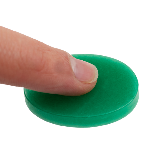 604_Fingerwachs_2 Fingerwachs für besseren Halt beim Dartspiel. Die Abbildung zeigt einen Behälter mit Wachs.