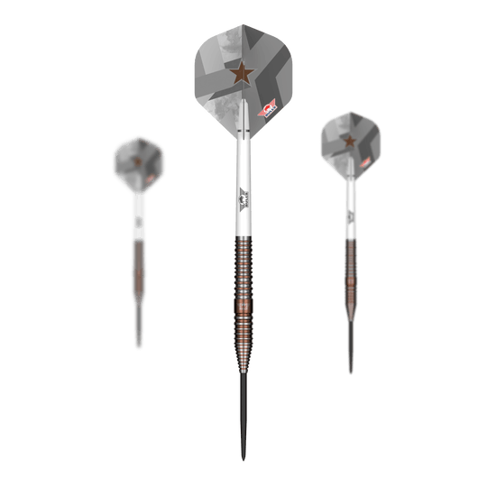Bulls NL Max Hopp E5 steel darts Hier sind Bulls NL Max Hopp E5 Steeldarts als Set dargestellt. Die Pfeile sind speziell für das Steeldartspiel konzipiert.