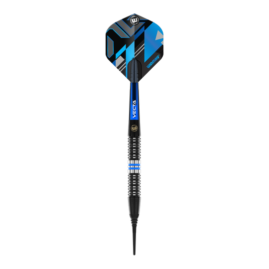 Winmau Galactics zachte darts - 20g Das Bild zeigt einen Winmau Galactics Softdart mit einem Gewicht von 20 Gramm. Der Dart hat schwarze, blaue und silberne Akzente sowie eine moderne, geometrische Flight-Gestaltung.