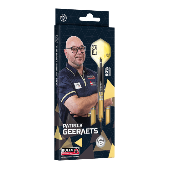 Bulls Patrick Geeraets Steeldarts - 23g Auf dem Bild ist die Verpackung der "Bulls Patrick Geeraets Steeldarts - 23g" zu sehen. Auf der Vorderseite ist ein Foto von Patrick Geeraets sowie ein abgebildarter Dartpfeil.