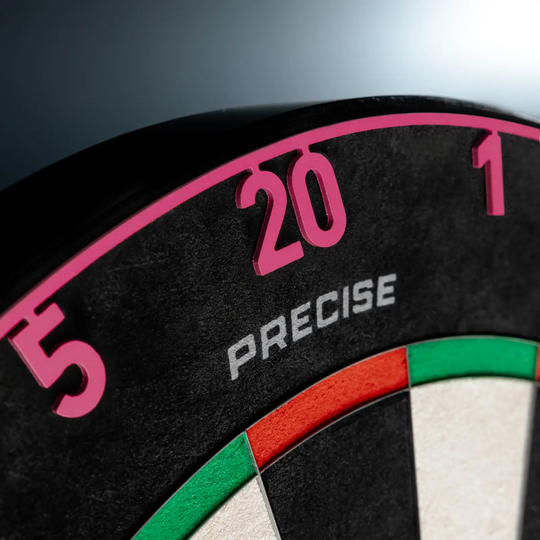 Zu sehen ist das Precise 180 Endorphine Steeldartboard mit Nummernring in der Farbe Cyber Pink. Dieses Board bietet präzises Werfen und modernes Design.