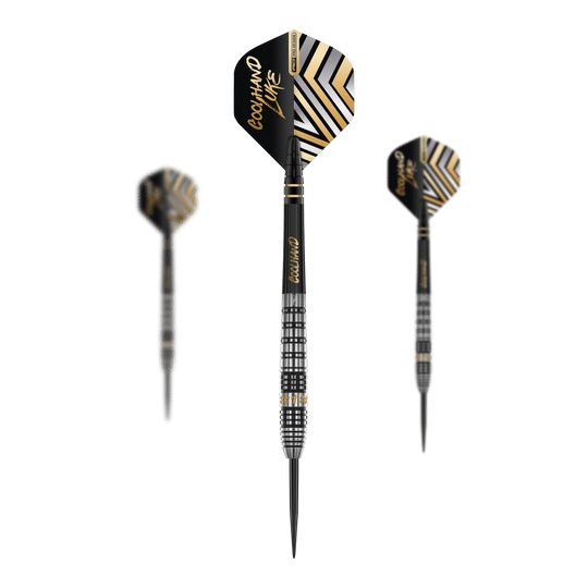 Das Bild zeigt drei Steeldarts mit dem Namen "Red Dragon Luke Humphries Prestige". Die Darts haben ein schwarzes und silbernes Design mit goldenen Akzenten und der Aufschrift "COOLHAND LUKE" auf den Flights.