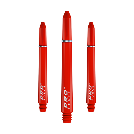 Auf dem Bild sind drei rote Winmau Pro-Force Shafts zu sehen. Die Schrift "PRO FORCE" ist in Weiß auf den Shafts gedruckt.