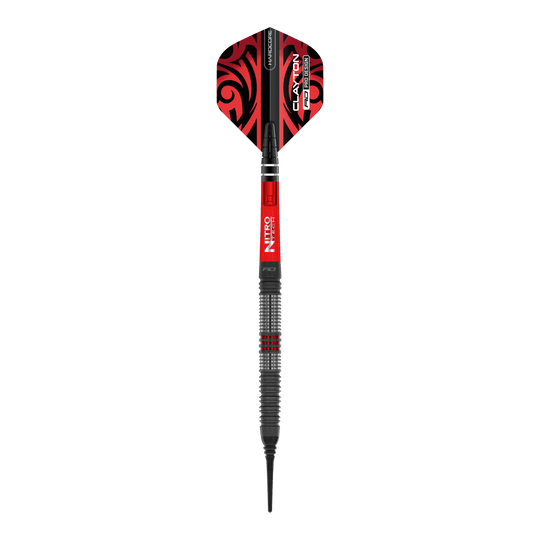 Red Dragon Jonny Clayton Hiraeth Zachte Darten - 20g Das Bild zeigt einen Softdart der Marke Red Dragon, Modell "Jonny Clayton Hiraeth" mit einem Gewicht von 20 Gramm. Der Dart ist überwiegend in den Farben Rot und Schwarz gestaltet und hat ein auffälliges Muster auf dem Flight.