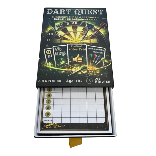 Dart Quest kaartspel Hier wird das Dart Quest Kartenspiel gezeigt. Es ist ein spannendes Kartenspiel für Dart-Fans.