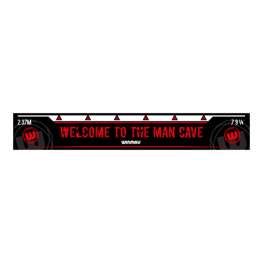 Winmau Mancave werplijn Das Bild zeigt das Produkt "Winmau Mancave Abwurflinie" mit der Aufschrift "Welcome to the Man Cave". Die Abwurflinie ist schwarz-rot gestaltet und zeigt die Maße 2,37m und 7'9¼''.