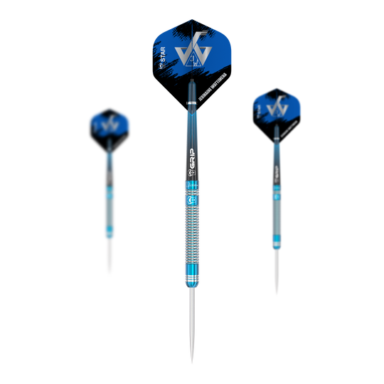 Bulls Jermaine Wattimena Generatie 3 steel darts Das Bild zeigt drei Steeldarts des Modells "Bulls Jermaine Wattimena Generation 3". Die Darts haben blaue Flights mit weißen Initialen und silber-blau gestreifte Schäfte.