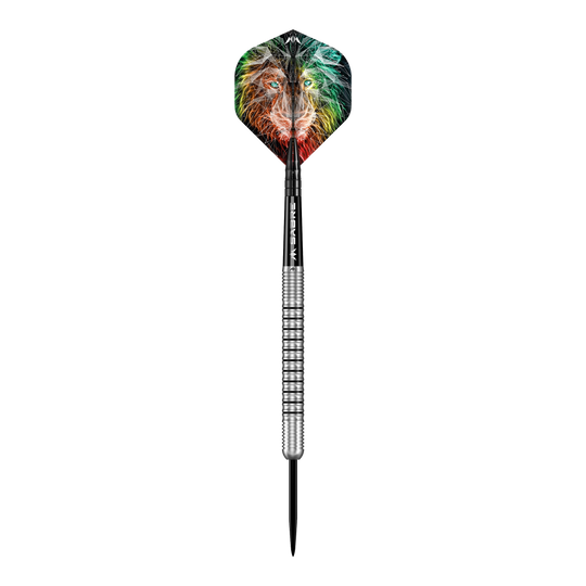 Missie Dominik Grüllich Steeldarts Der abgebildete Dartpfeil ist der "Mission Dominik Grüllich Steeldart" mit einem Gewicht von 23,5g. Auf dem Dartflügel ist ein farbenfroher Löwenkopf zu sehen.