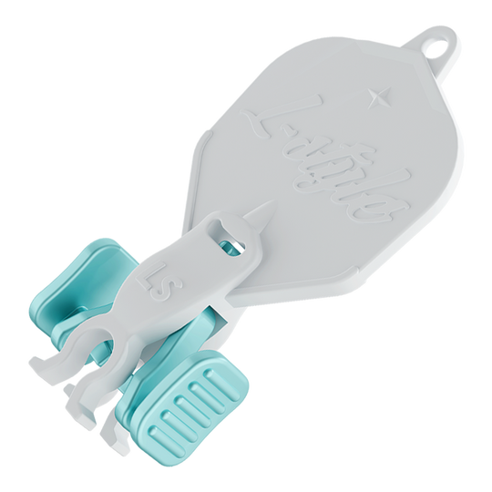 L-Style L-systeem sleutel-2 gereedschap voor het verwijderen van de vliegas Hier ist das L-Style L-System Key-2 Flight Shaft Remover Tool abgebildet. Das Werkzeug wird verwendet, um Flights und Shafts bei Darts zu entfernen.