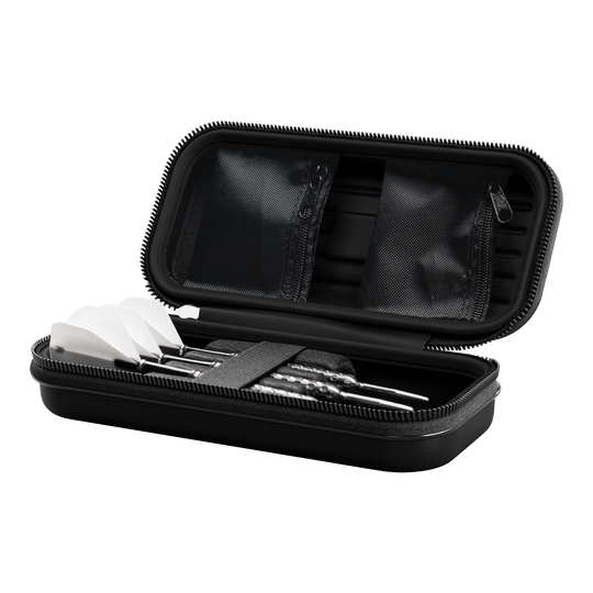Takoma Ghost Series Nathan Aspinall darthoesje Das Bild zeigt das Produkt "Target Takoma Bolide Dartcase", ein schwarzes Etui für Dartpfeile. Im Inneren befinden sich Fächer mit Reißverschluss und elastische Bänder zur sicheren Aufbewahrung der Darts.