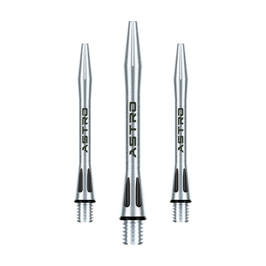 7012-401_Winmau_Astro_Aluminium_Shafts_Schwarz_41mm_1 Das Bild zeigt drei silberne Winmau Astro Aluminium Shafts für Darts. Auf jedem Shaft steht das Wort "ASTRO" in schwarzer Schrift.